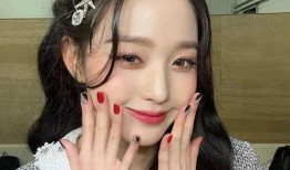 张元英最新爆料图片大全,时尚造型与私照大公开